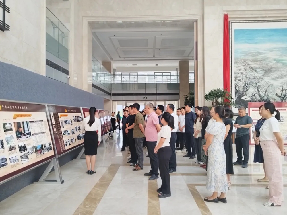 陽信縣城投集團黨委組織全體黨員參觀中共山東百年歷史圖片展暨紀念渤海區成立80周年圖片展